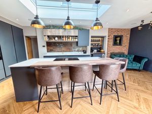 Photo 19- click for photo gallery